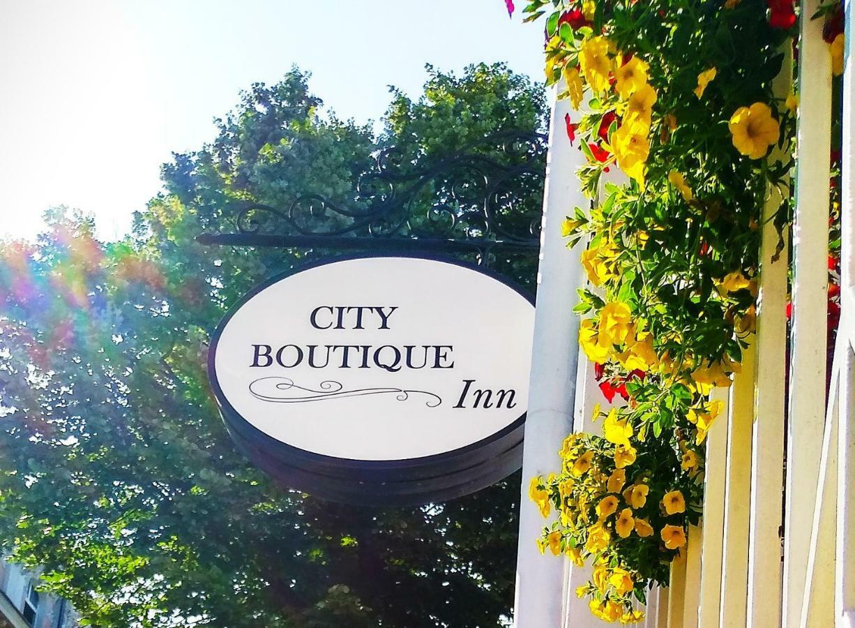 City Boutique Inn Varna Exterior photo